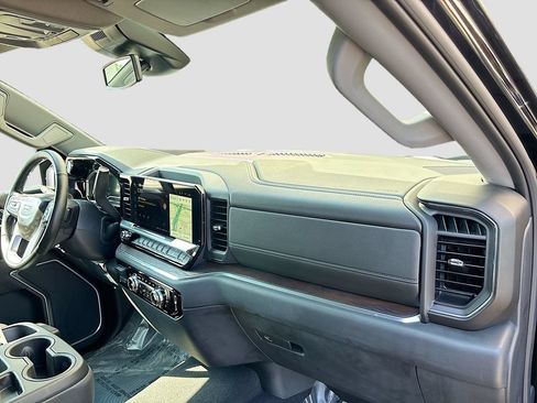 Used 2025 GMC Sierra 1500 SLT AWD/4WD image 29