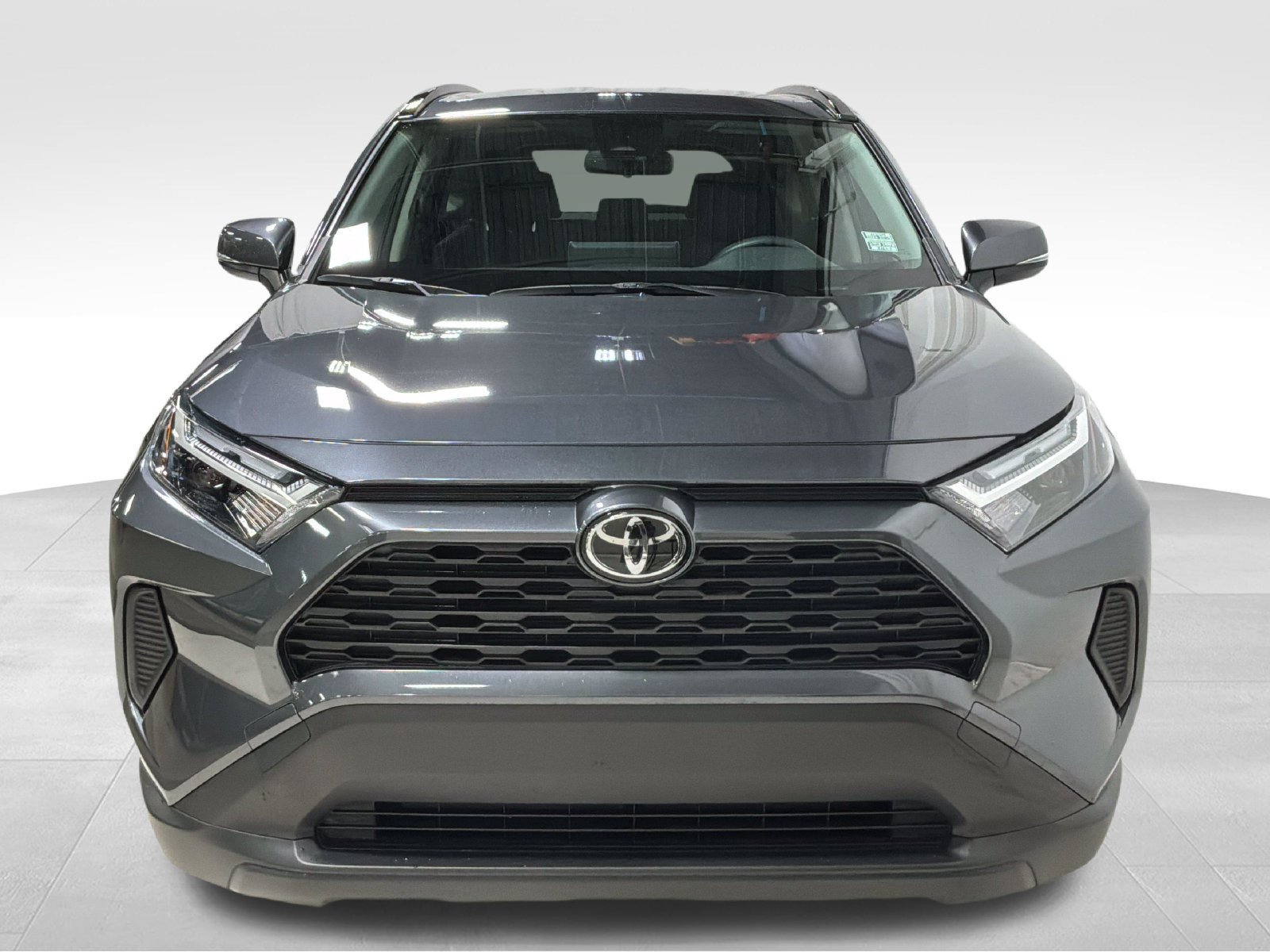 Used 2025 Toyota RAV4 LE AWD/4WD image 2