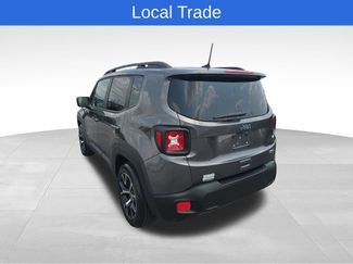 Used 2018 Jeep Renegade Latitude FWD video 3