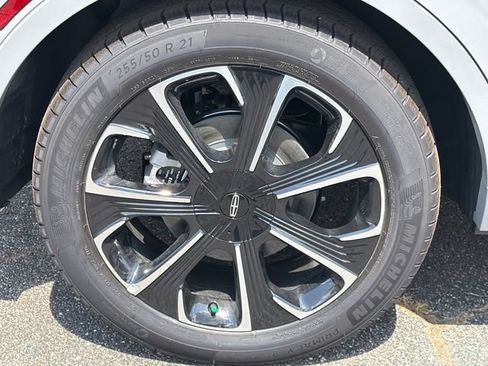 New 2026 Lincoln Nautilus Reserve AWD/4WD image 18