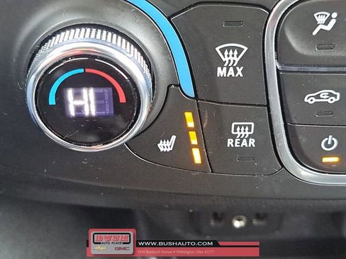 Used 2023 Chevrolet Traverse LT image 28