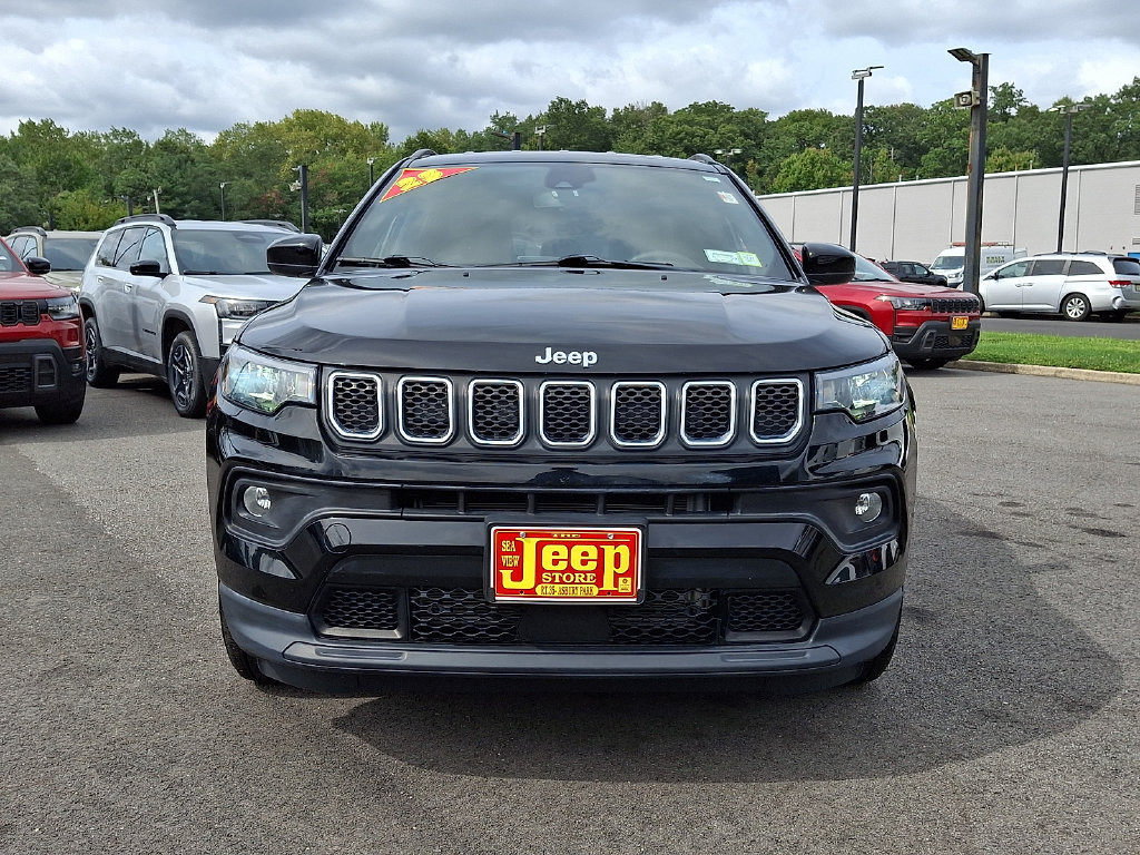 Certified 2023 Jeep Compass Latitude AWD/4WD image 2