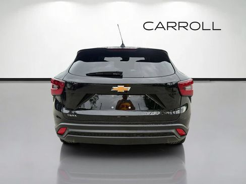 Used 2025 Chevrolet Trax LS FWD image 4