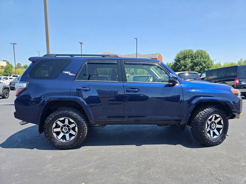 Used 2022 Toyota 4Runner TRD Off-Road AWD/4WD image 9