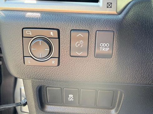 Used 2015 Lexus GX 460 w/ Navigation Package image 15