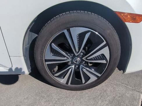 Used 2018 Honda Civic EX-T image 32