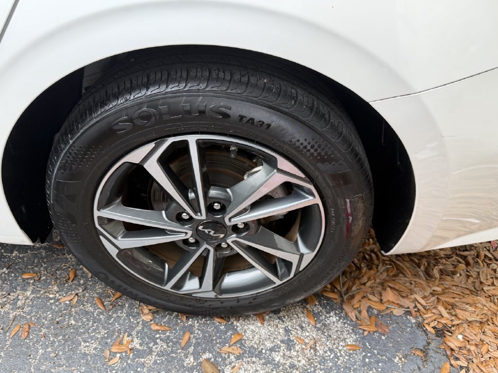 Certified 2024 Kia Forte LXS FWD image 9
