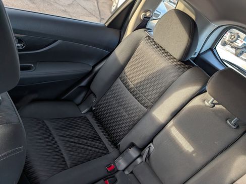 Used 2017 Nissan Rogue SV image 12