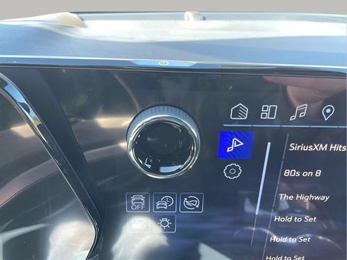 Used 2025 Chevrolet Blazer EV LT w/ Super Cruise Package AWD/4WD image 19