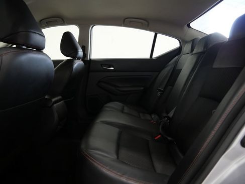 Used 2024 Nissan Altima 2.5 SR FWD image 19