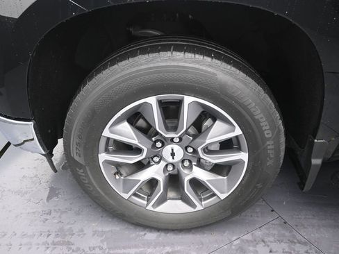 Used 2024 Chevrolet Silverado 1500 LT RWD image 10