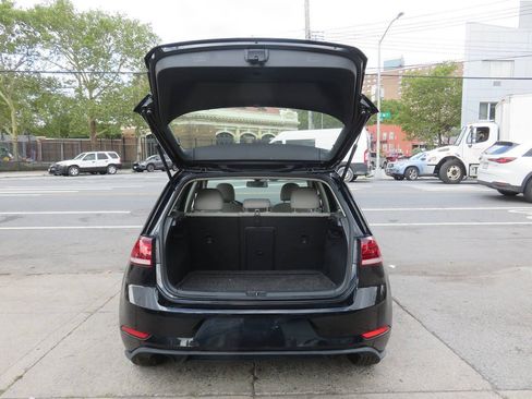 Used 2019 Volkswagen Golf S FWD image 22