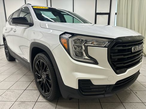 Certified 2023 GMC Terrain SLE w/ Driver Convenience Package image 2