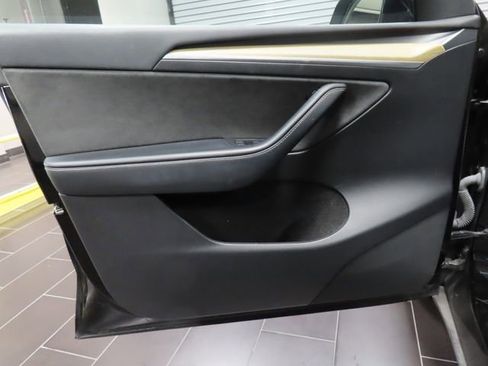 Used 2023 Tesla Model Y Long Range image 10