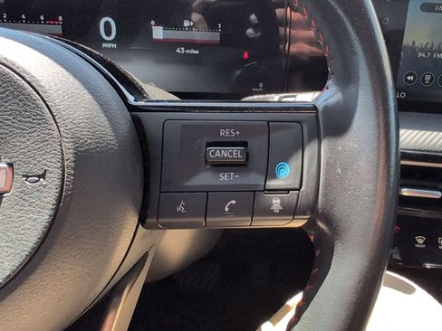 Used 2025 Nissan Kicks SR AWD/4WD image 11