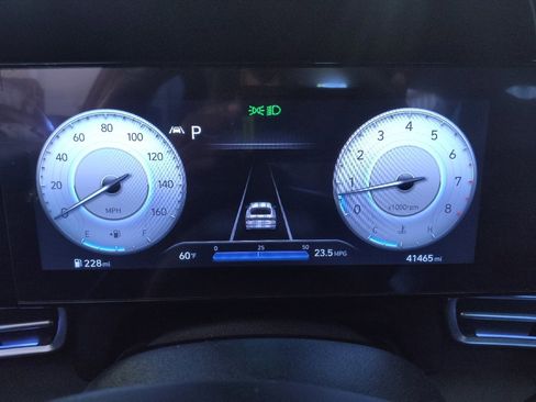 Used 2023 Hyundai Elantra Limited image 23