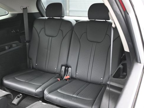 Used 2022 Kia Sorento S FWD image 32