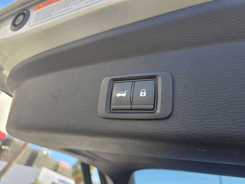 Used 2025 Mitsubishi Outlander SE AWD/4WD image 15