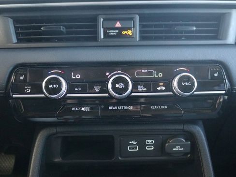 New 2025 Honda Pilot Touring image 25