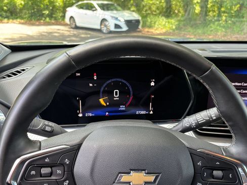 Used 2025 Chevrolet Trax LT w/ LT Convenience Package FWD image 34