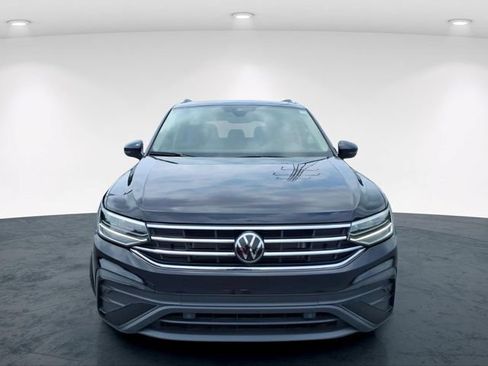 Used 2024 Volkswagen Tiguan SE w/ Panoramic Sunroof Package AWD/4WD image 4