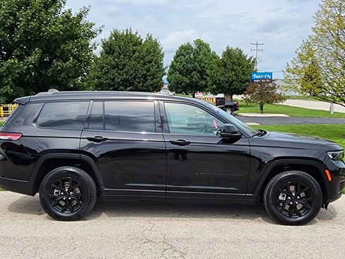 Used 2024 Jeep Grand Cherokee L Laredo image 8