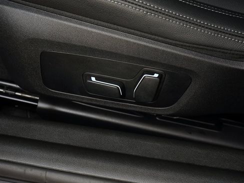 Used 2025 BMW 230i Coupe image 18