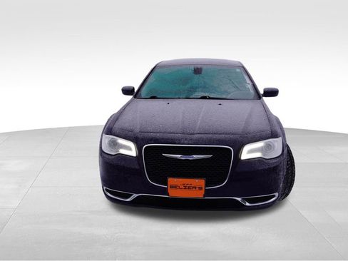 Certified 2017 Chrysler 300 Limited image 12