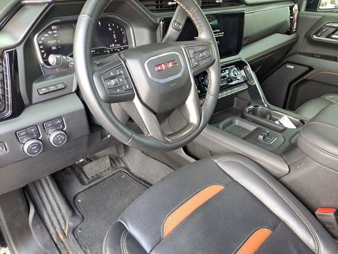 Used 2024 GMC Sierra 2500 AT4 w/ AT4 Premium Plus Package AWD/4WD image 10