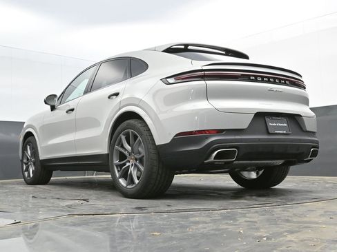 New 2025 Porsche Cayenne Coupe image 34