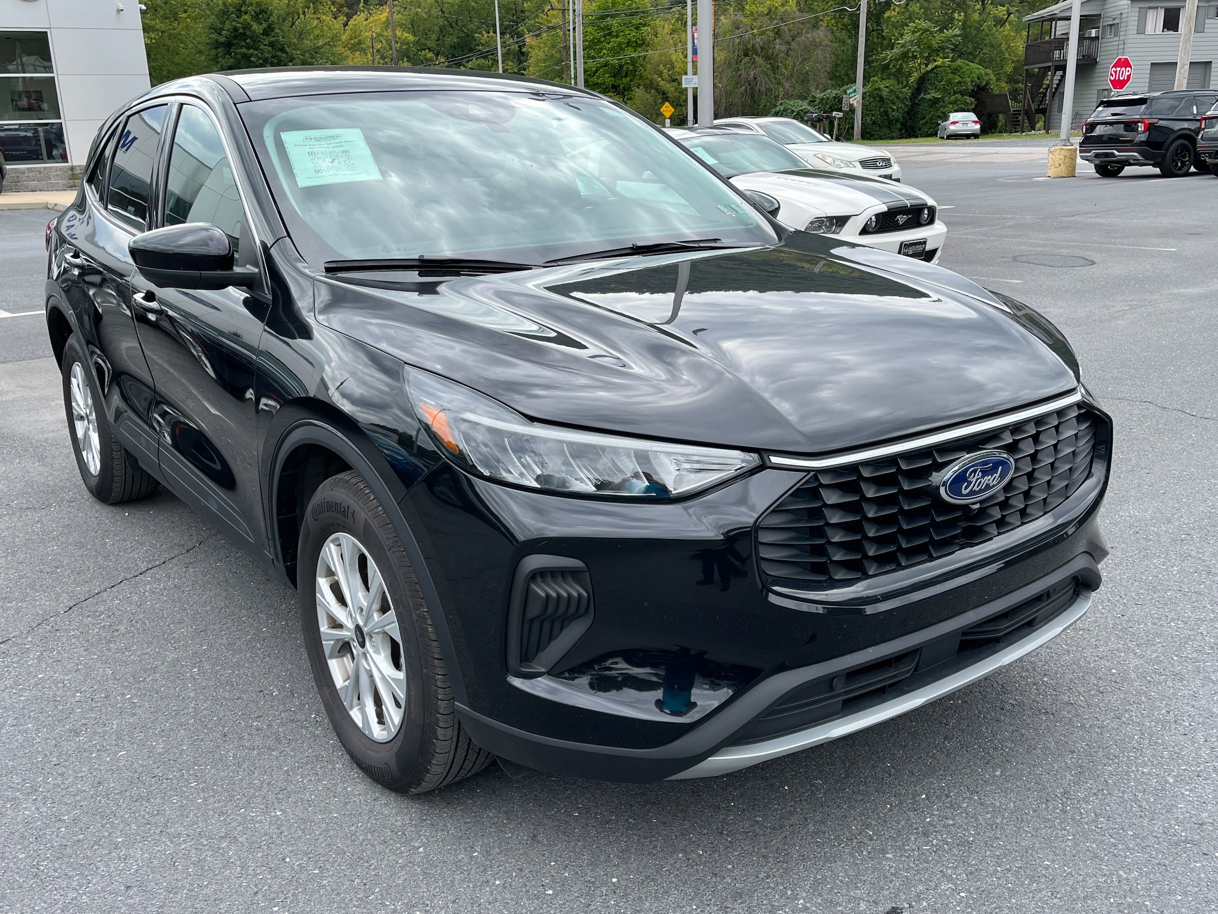 Used 2023 Ford Escape Active w/ Tech Pack #2 AWD/4WD image 4