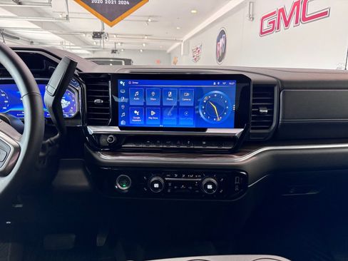 Certified 2023 Chevrolet Silverado 1500 RST AWD/4WD image 19