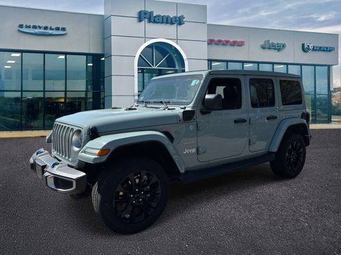 Used 2023 Jeep Wrangler Unlimited Sahara AWD/4WD image 4