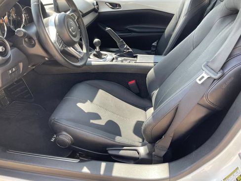 Used 2022 MAZDA MX-5 Miata Grand Touring RWD image 9