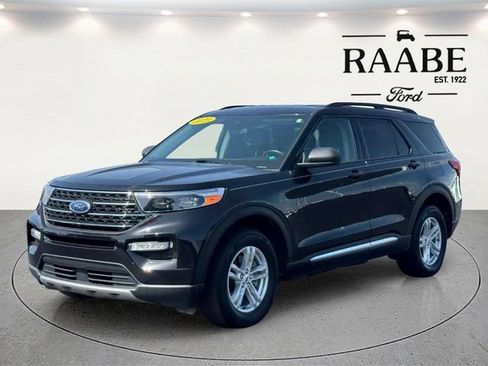 Used 2023 Ford Explorer XLT w/ Equipment Group 202A AWD/4WD image 3