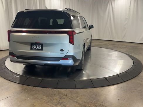 New 2026 Kia Carnival EX image 9