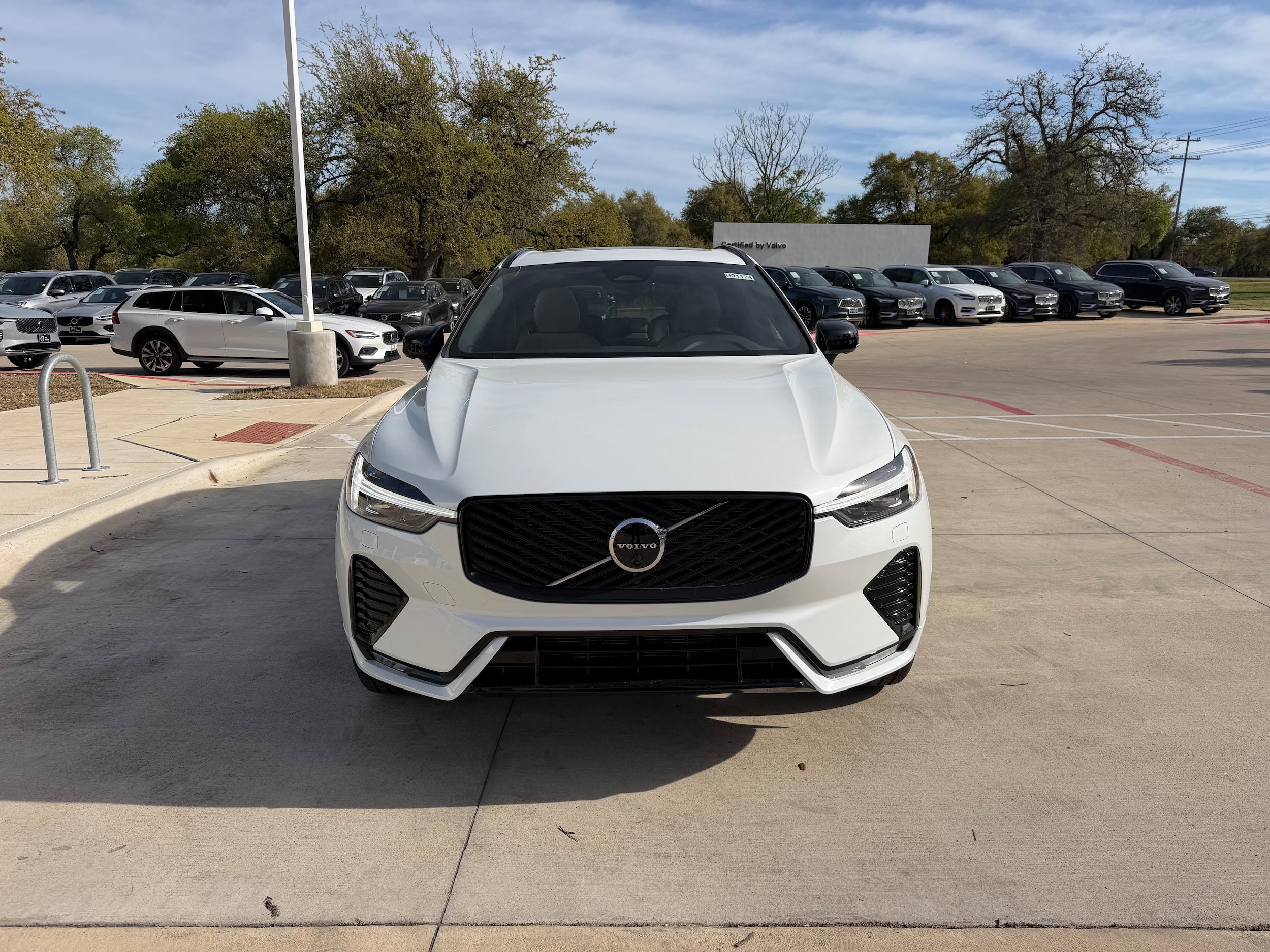 New 2026 Volvo XC60 B5 Plus w/ Protection Package Premier AWD/4WD image 6