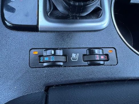 Used 2018 Toyota Highlander Limited image 28