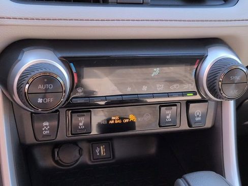 Used 2025 Toyota RAV4 XLE w/ Convenience Package FWD image 24