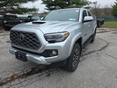 Used 2023 Toyota Tacoma TRD Sport image 3