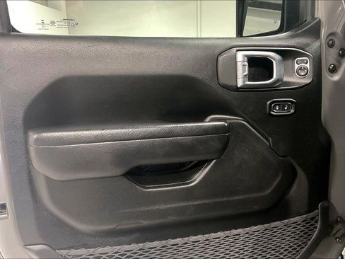 Used 2022 Jeep Gladiator Willys image 20