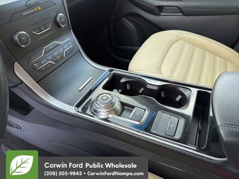 Used 2019 Ford Edge SEL w/ Equipment Group 201A image 21