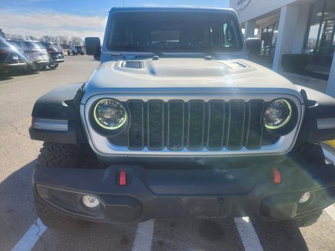 Used 2024 Jeep Wrangler Unlimited Rubicon image 6