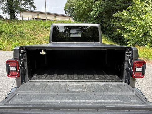 Used 2023 Jeep Gladiator Mojave w/ LED Lighting Group AWD/4WD image 8