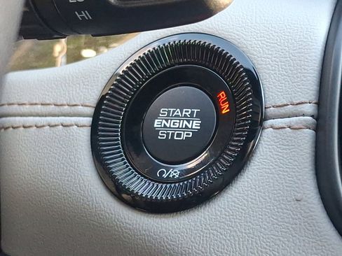 New 2025 Jeep Compass Limited w/ Sun & Sound Group image 13