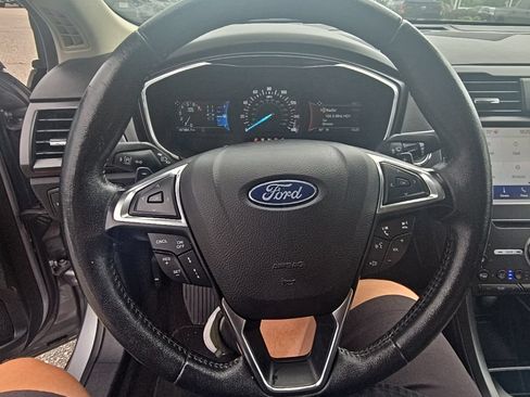 Used 2020 Ford Fusion Titanium AWD/4WD image 14
