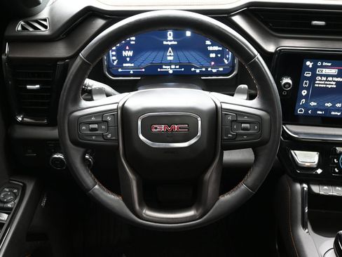 Used 2023 GMC Sierra 1500 AT4 w/ Technology Package AWD/4WD image 15