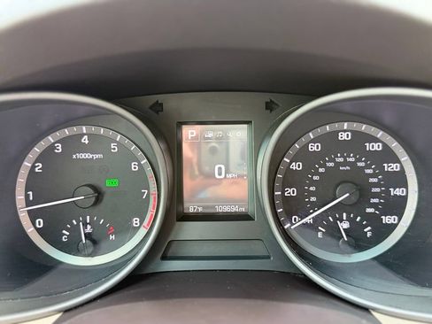 Used 2017 Hyundai Santa Fe Sport FWD image 33
