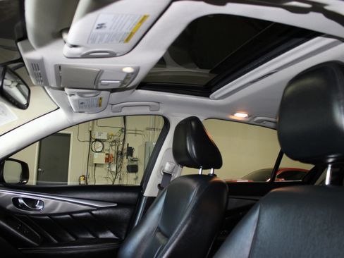 Used 2015 INFINITI Q50 Premium w/ Navigation Package RWD image 26