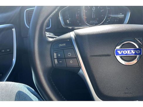 Used 2016 Volvo V60 T5 Cross Country w/ Convenience Package image 20